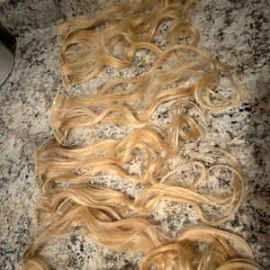 2 sets of 2 shades of blond Clip in Hair Extensions